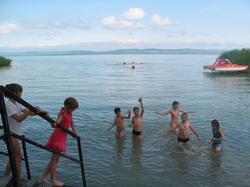 Balatonsz�rsz�i t�bor