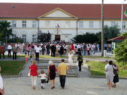 Tan�vz�r� szentmise