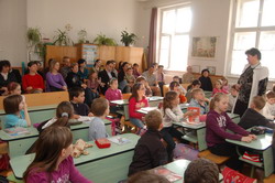 Ny�lt nap iskol�nkban