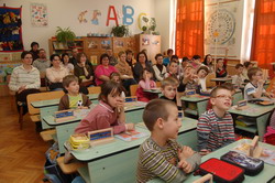 Ny�lt nap iskol�nkban
