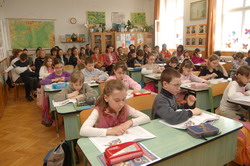 Ny�lt nap iskol�nkban