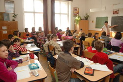 Ny�lt nap iskol�nkban