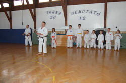 Tornabemutat�
